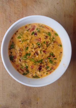 A picture of Dahi tadka.