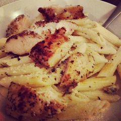 A picture of Chicken Picatta.