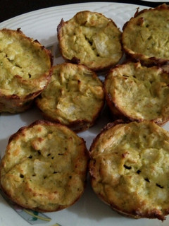 Una foto de Muffins de brócoli y cebolla