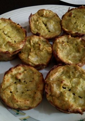Una foto de Muffins de brócoli y cebolla