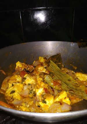 A picture of Paneer Keema kurma Curry.