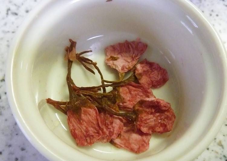 How to Prepare Favorite Salt Pickled Cherry Blossom