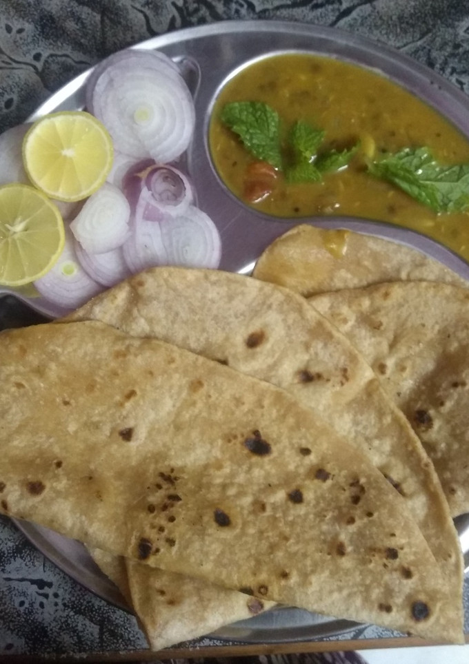 சப்பாத்தி வித் மூந் தால்.    (Chappathi with moong dhal recipe in tamil) செய்முறை முக்கிய புகைப்படம்