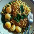 Mie goreng telur puyuh
