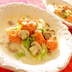 A picture of Cream Soup Of Salmon Balls, Chinese Cabbage And Mushroom.