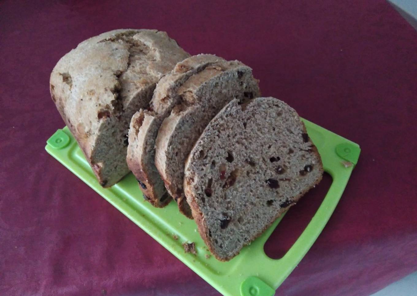 Pan de espelta, con arándanos y pasas