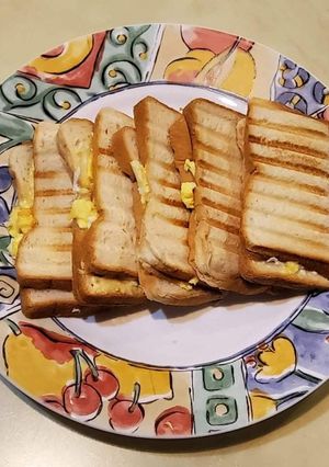 A picture of Egg & Cheese Toast.