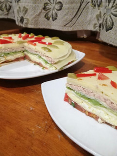 Una foto de Torta salada de panqueques