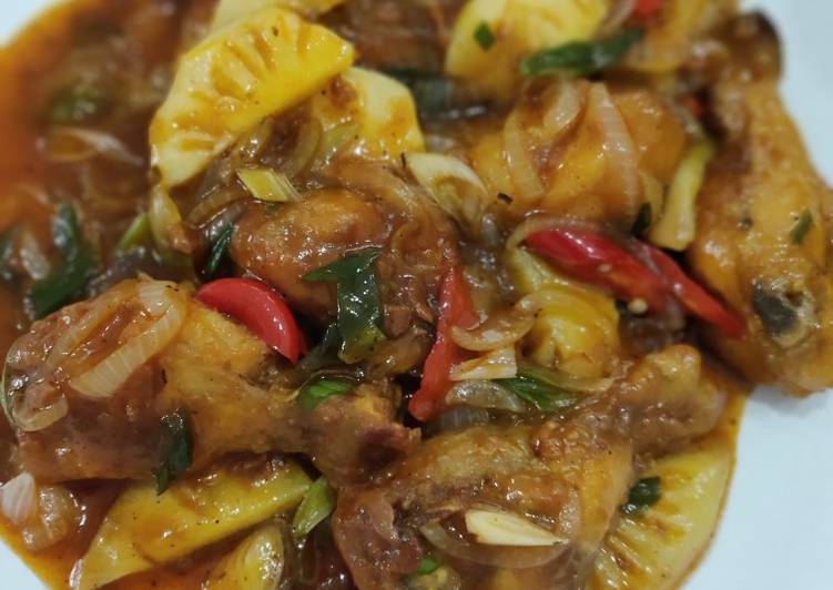 Ayam Krispi Saus Bolognese