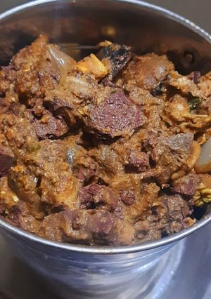 தலை குடல் ஈரல் கறி(goat head,intestine and liver curry recipe in tamil) செய்முறை முக்கிய புகைப்படம்