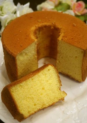 A picture of Fluffy Yellow Chiffon Cake.
