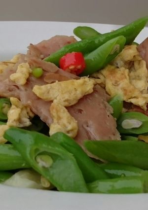 A picture of Green Bean With Spam And Egg.