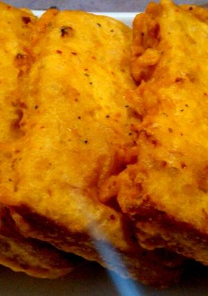 A picture of Bread Pakoda - Delhi's favorite street breakfast :).