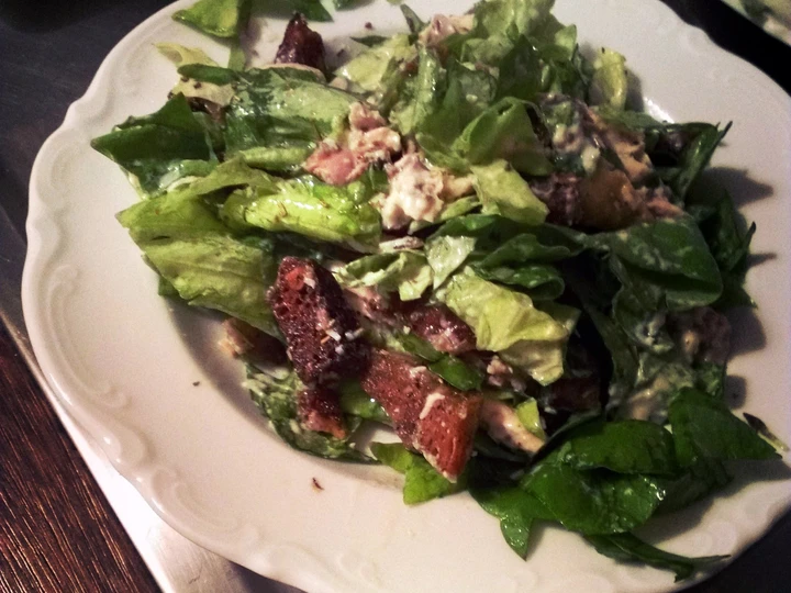 Easy Steps to Prepare Caesar Salad - How it has to be! the Delicious Appealing