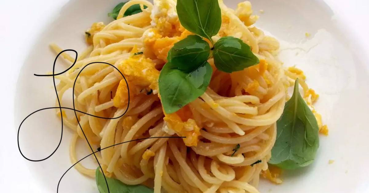 Spaghetti In Cheesy Basil Egg Sauce Recipe by Lyii G Cookpad