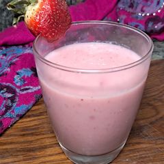 A picture of Strawberry Lassi 🍓🍓🍓 🍓.