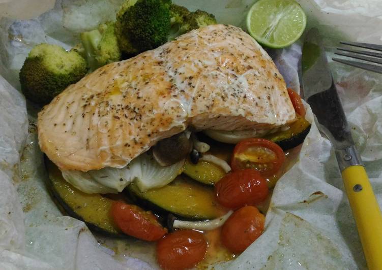 Steps to Prepare Perfect Baked Salmon and Vegetables