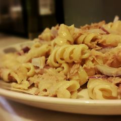 A picture of Tuna Pasta with Salad Cream & Red Onions.