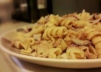 Without Fail Prepare Recipe Tuna Pasta with Salad Cream  Red Onions Delicious
