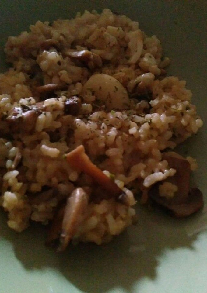 Una foto de Arroz integral con setas💚