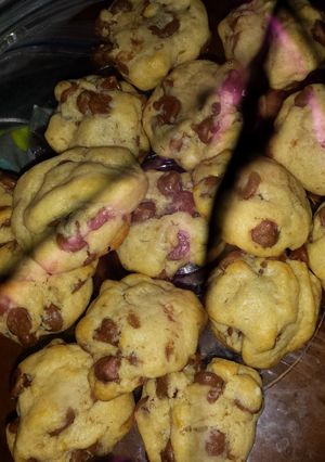 A picture of Soft Chocolate Chip Cookies.