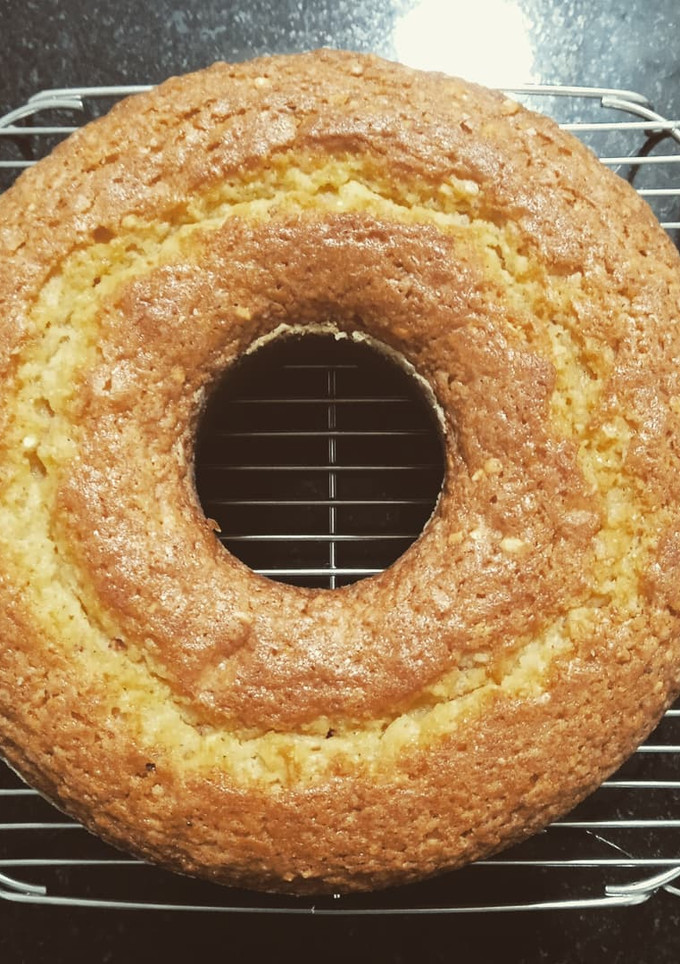 A picture of Peanut simple cake.
