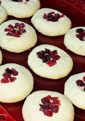 बंगाली स्वीट्स संदेश (Bangali sweets sandesh recipe in hindi) रेसिपी मुख्य फोटो