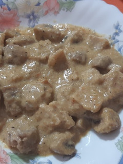 Una foto de Carne en salsa con Portobellos