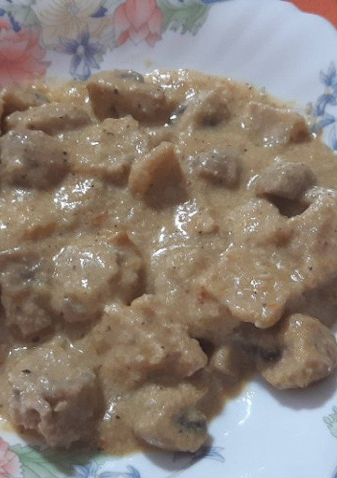 Una foto de Carne en salsa con Portobellos