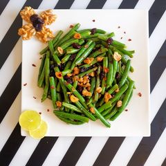 A picture of Bean & Walnut Salad.