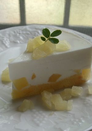 A picture of No-Bake Cheesecake Style Yogurt Cake.
