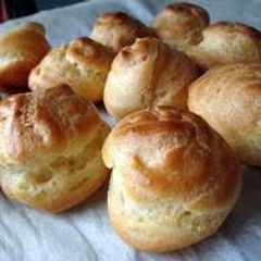 A picture of Cream Puffs.