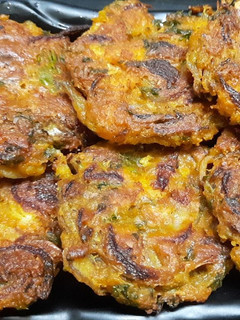 ओल्या सोड्याच्या वड्या (Olya Sodyachya Vadya Recipe In Marathi) रेसिपी चे मुख्य फोटो