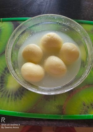 A picture of Rasgule.