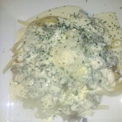 A picture of Olive garden fettucine alfredo..
