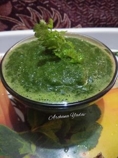 हरी चटनी (hari chutney recipe in Hindi) रेसिपी मुख्य फोटो