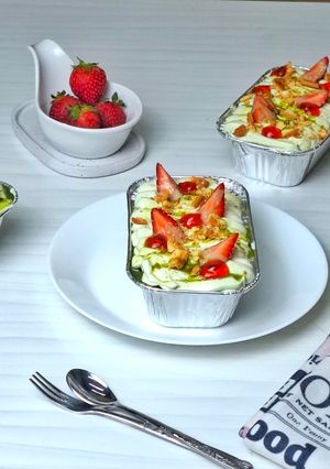 Foto resep 641. Brownies Matcha Cream Strawberry