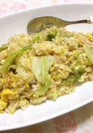A picture of Simple Lettuce Fried Rice Seasoned Wwth Consomme Soup Stock.
