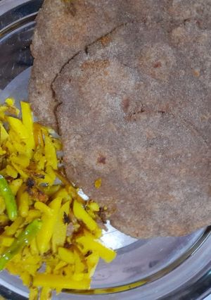 कुट्टू का पराठा(kuttu ka paratha recipe in hindi) रेसिपी मुख्य फोटो