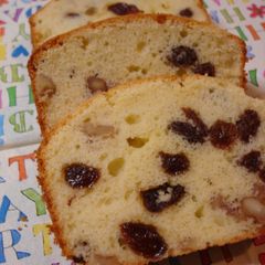 A picture of Olive Oil Pound Cake.