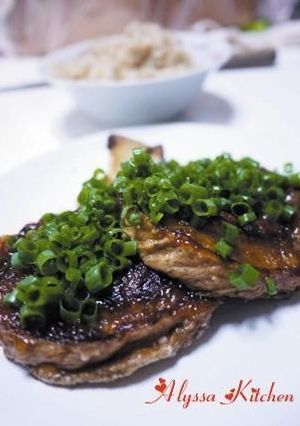 A picture of Macrobiotic Kurumabu Steak.