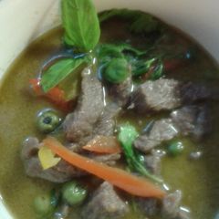 A picture of Gang keaw wann nue or green curry beef..