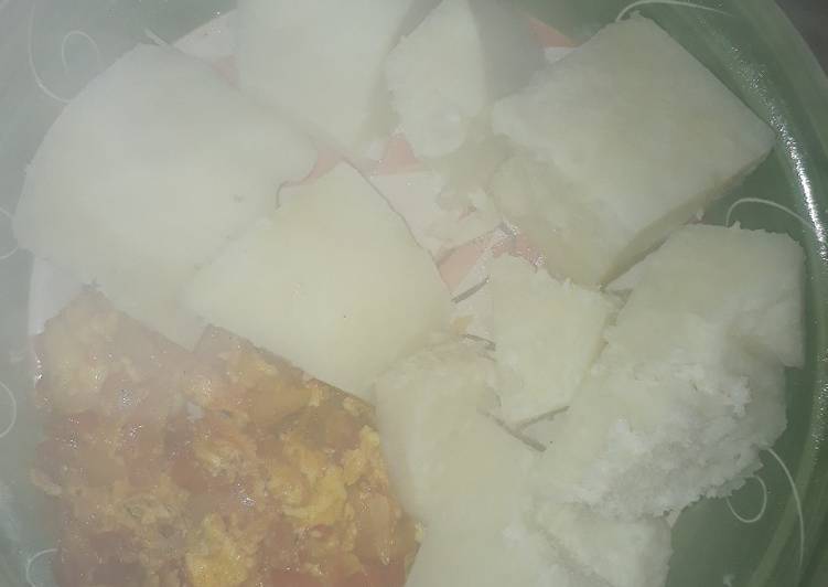 White yam with egg sauce