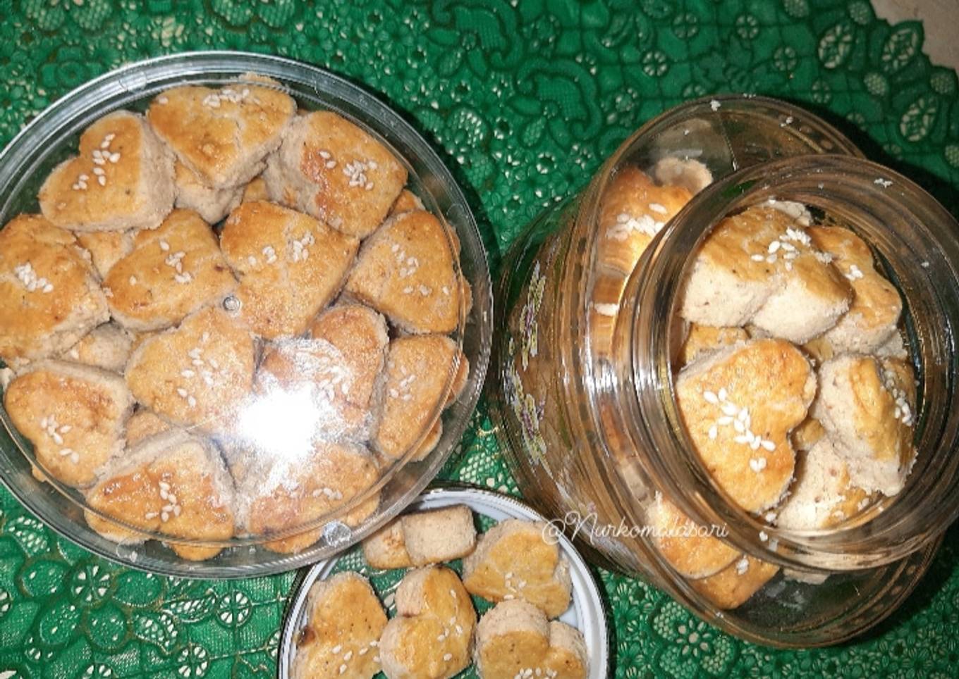 Kue kacang (Renyah& manisnya pas)
