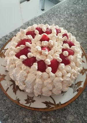 Una foto de Bizcocho crema frutilla