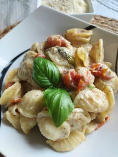 Une photo de Pâtes à la crème d'aubergines/ricotta et tomates cerises
