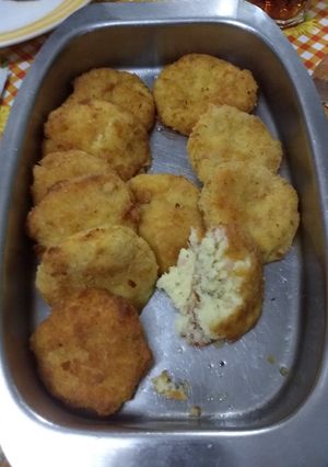Una foto de Torreja de papa y queso (vegetariana) 🏵️👑