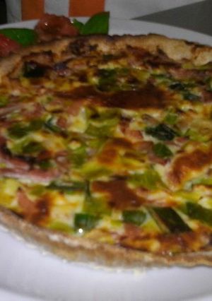 Una foto de Tarta de jamón y verdeo
