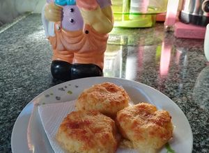 Una foto de Croquetas de arroz y queso 🌠