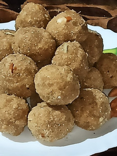 आटे की पिन्नी (aate ki pinni recipe in Hindi) रेसिपी मुख्य फोटो